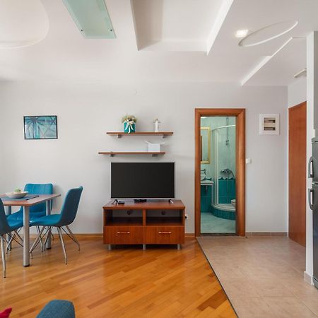 Brkic Apartments With Private Parking Makarska Eksteriør billede