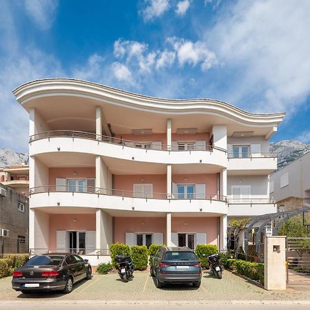 Brkic Apartments With Private Parking Makarska Eksteriør billede