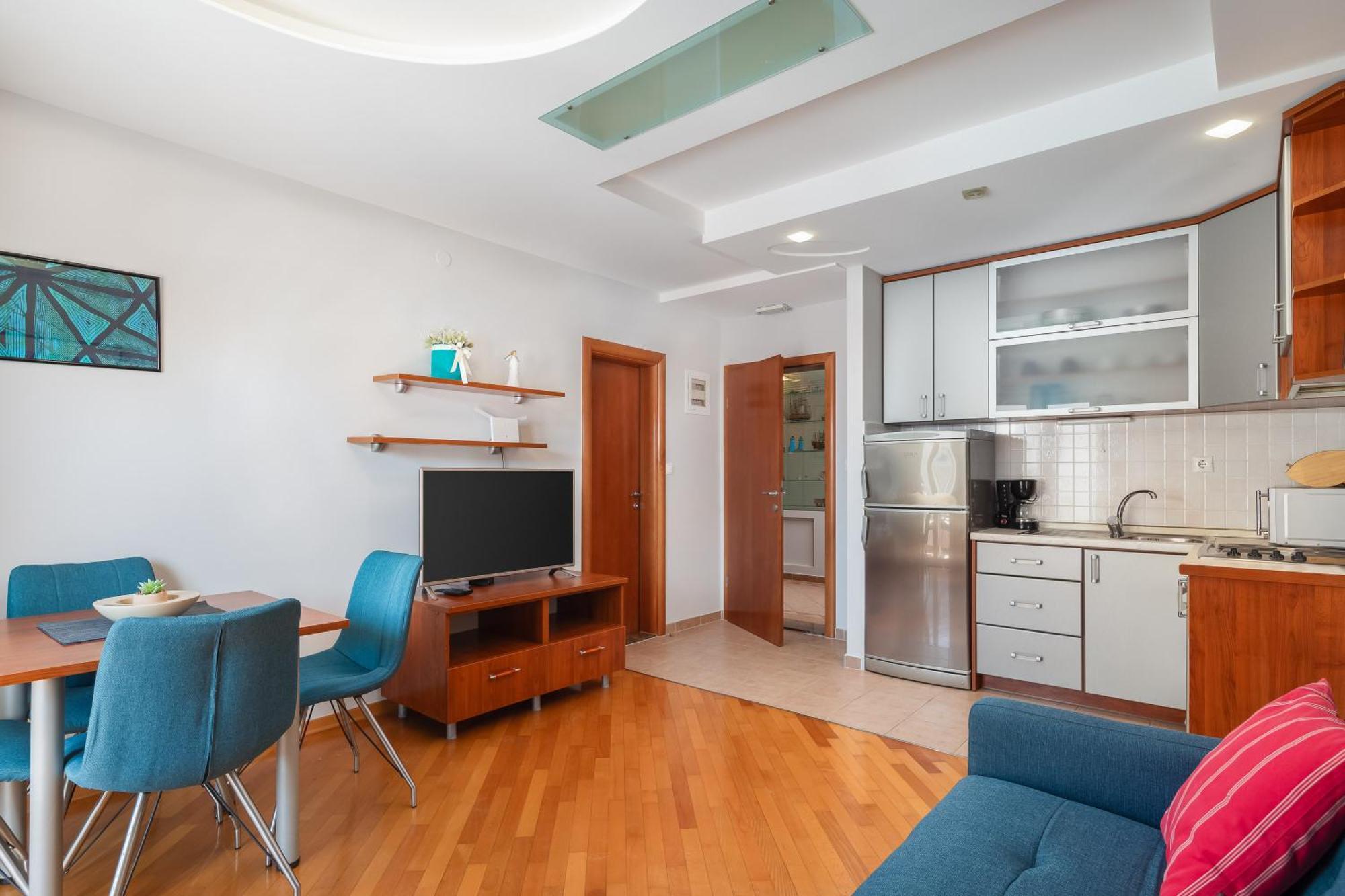 Brkic Apartments With Private Parking Makarska Værelse billede