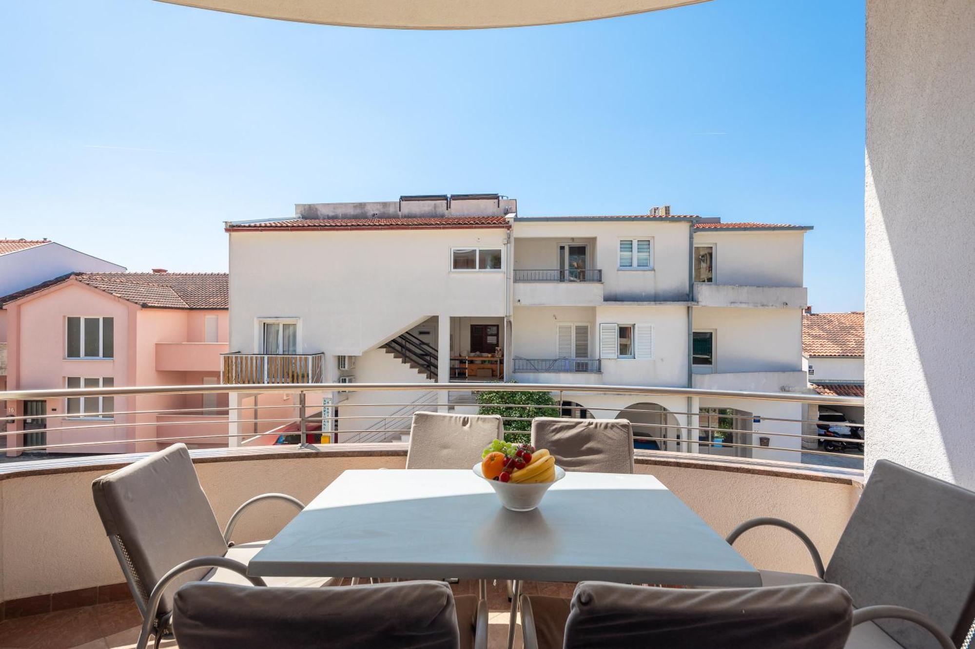 Brkic Apartments With Private Parking Makarska Værelse billede